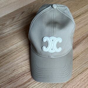 Beige khaki baseball hat Cap size medium adjustable